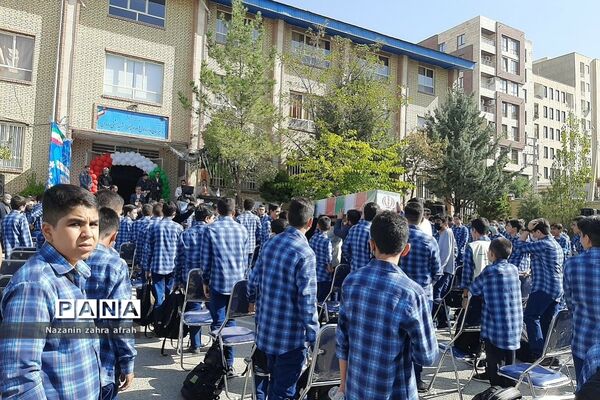 مراسم تشییع شهید گمنام در دبیرستان شهید بهشتی  رودهن
