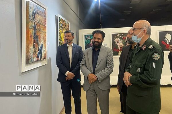 گالری نقاشی شور عشق در باغ موزه ملی دفاع مقدس