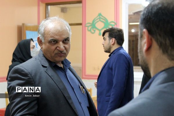 بازدید اعضای مرکز سنجش و پایش کیفیت آموزشی وزارت آموزش و پرورش از کتابخانه دانش‌آموز در شیراز