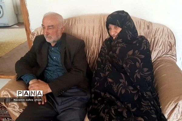دیدار مسئولان با خانواده شهید در رودهن