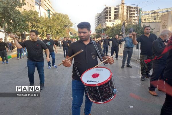 دسته‌های عزاداری مشهد در روز شهادت امام رضا(ع)