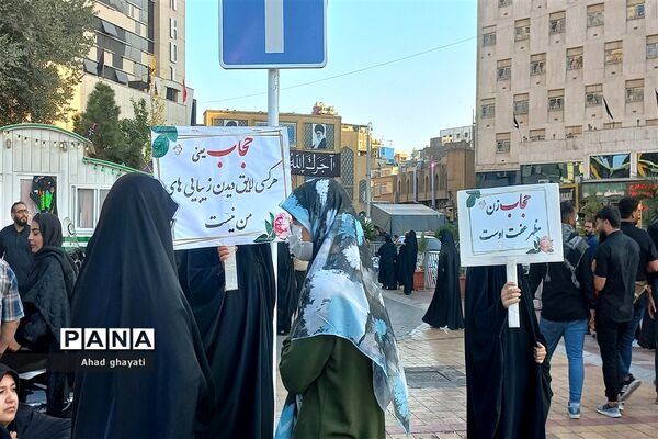 خیابان‌های منتهی به حرم مطهر در روز شهادت امام رضا علیه‌السلام