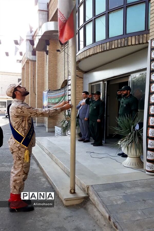 مراسم صبحگاه کادر اداری آموزش و پرورش ناحیه دو شهرری