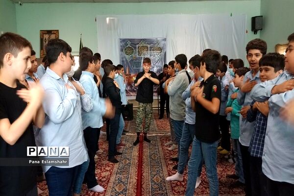 گرامیداشت شهادت امام رضا(ع) و هفته دفاع مقدس در واحدهای آموزشی اسلامشهر
