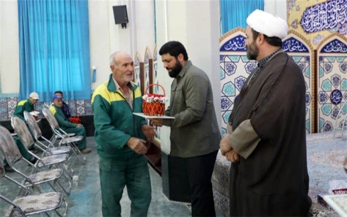 نیروهای خدماتی گلزار شهدای بهشت حضرت زهرا(س) تقدیر شدند