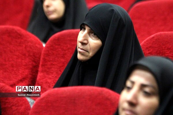 همایش توجیهی آغاز به کار راوی معلمان استان قم