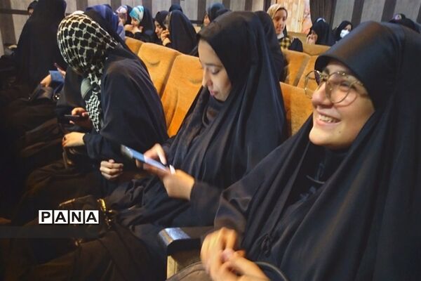نشست روشنگری هفته دفاع مقدس در شهرستان قرچک