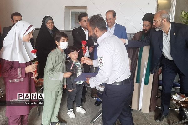 تقدیر از آتش‌نشانان در روز آتش‌نشانی  توسط مسئولان رودهن