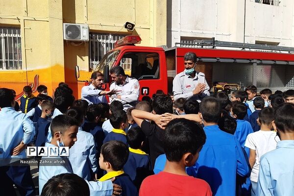 گرامیداشت روز آتش‌نشانی در دبستان ارشاد رودهن