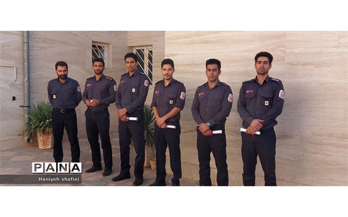تقدیر نوجوانان نخبه استان فارس از چند آتش نشان
