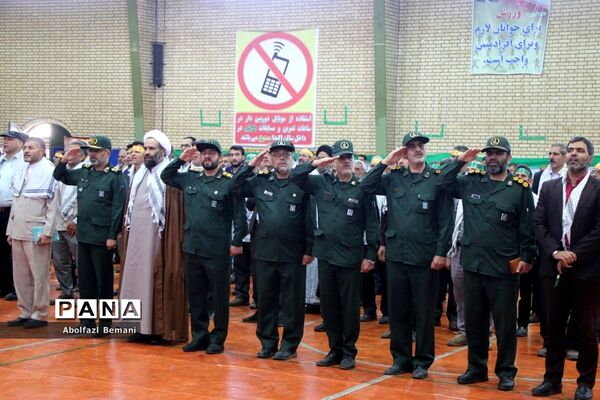 صبحگاه مشترک بسیج فرهنگیان قم به مناسبت هفته دفاع مقدس