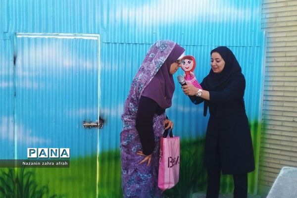 برگزاری مراسم گرامیداشت روز سالمند در مدارس رودهن