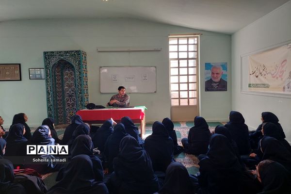 برگزاری کارگاه آموزشی در دبیرستان عصمت صفادشت