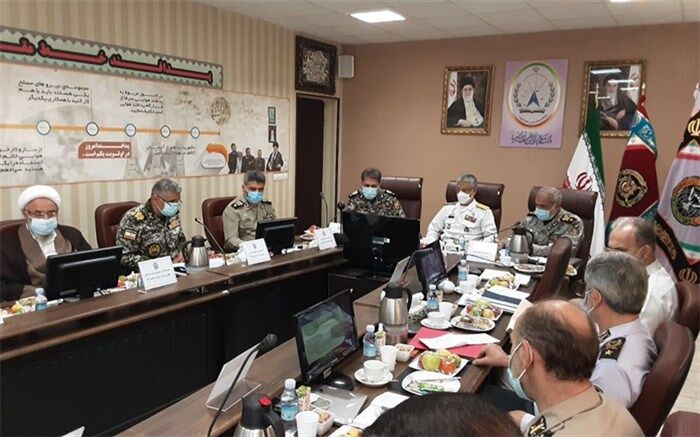 دریادار سیاری: تجهیزات ارتش باید منطبق و متناسب با تهدیدات روز دنیا تولید شوند