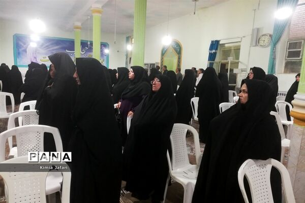 ‌جلسه انجمن اولیا در دبیرستان دخترانه شاهد ‌کاشمر‌