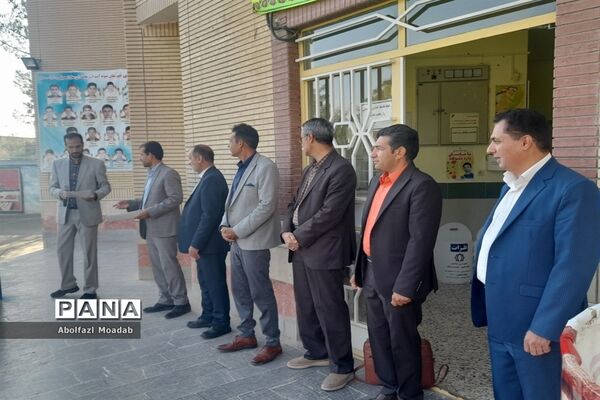 قدردانی از دانش‌آموزان برگزیده قرآن و عترت در کاشمر