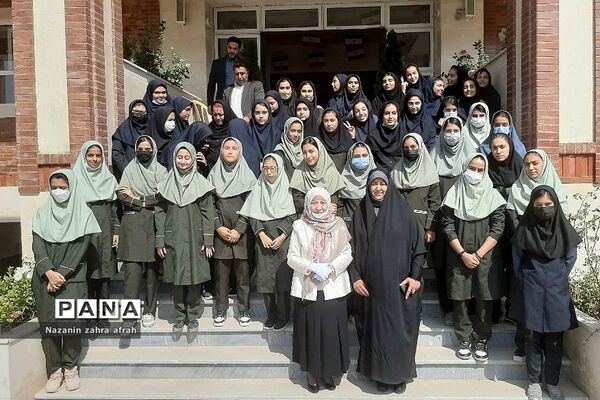 بازگشایی مدرسه خیرساز مهرآفرین در روستای مهرآباد رودهن