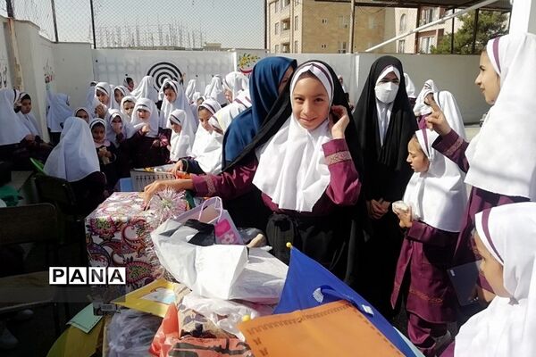 برگزاری جشن عاطفه‌ها در مدارس رودهن