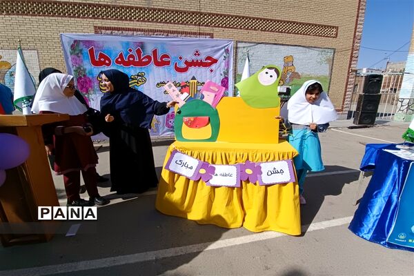 برگزاری جشن عاطفه‌ها در دبستان دخترانه حضرت زینب ۲