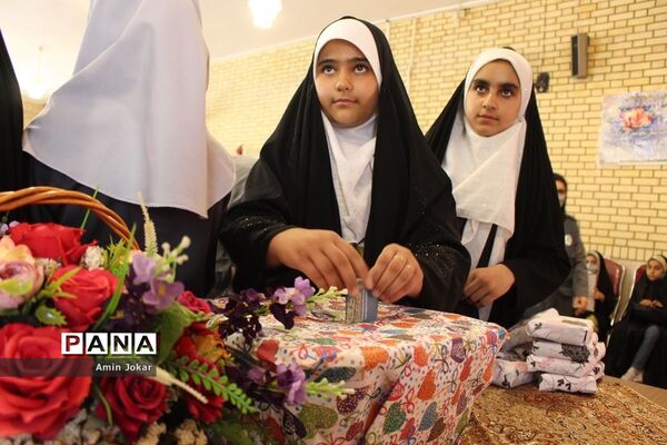 حضور رئیس سازمان دانش‌آموزی استان فارس در مراسم شور عاطفه‌ها