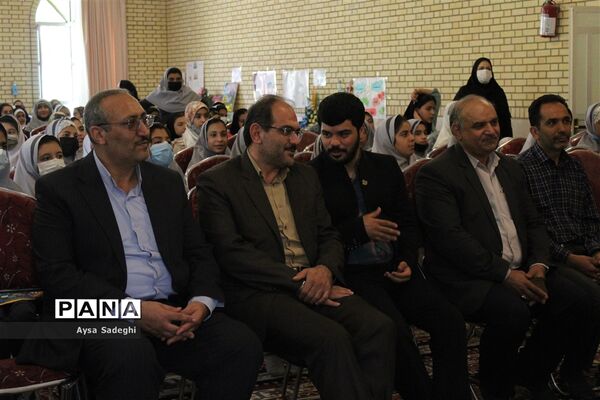 جشن عاطفه‌ها در دبستان حاج سید‌ابراهیم بوشهری