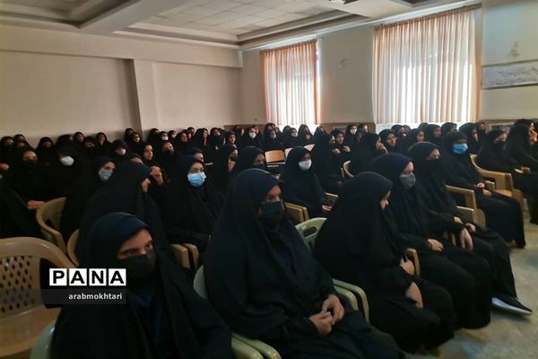 مراسم بزرگداشت هفته دفاع مقدس در هنرستان کاردانش فرزانه جرقویه سفلی