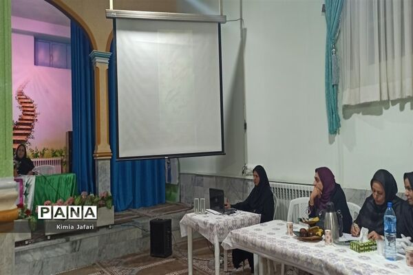اولین جلسه شورای دبیران دبیرستان شاهد مطهره، کاشمر