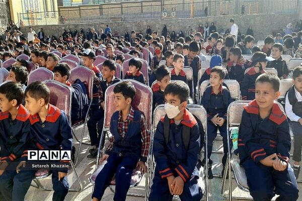 جشن شکوفه‌های دبستان پسرانه احدیان