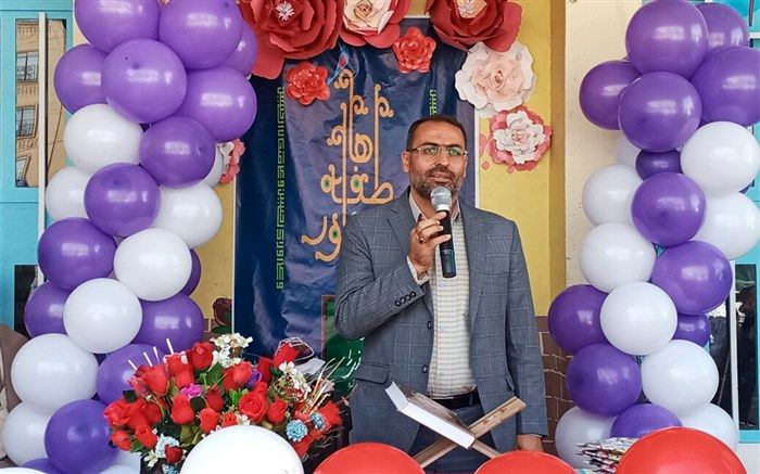 جشن عاطفه‌ها زیباترین صحنه تقسیم عشق و محبت است