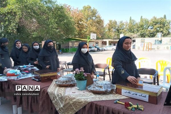 دانش‌آموزان آموزش و پرورش ناحیه دو شیراز در مراسم شور عاطفه‌ها مشق مهربانی نوشتند