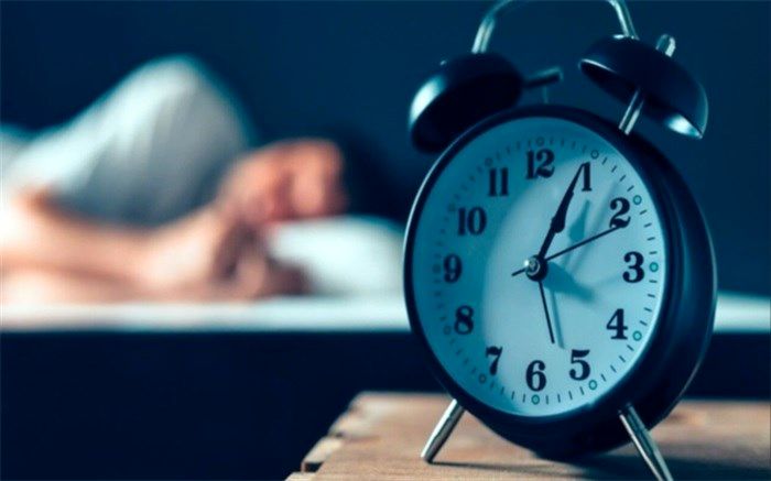 چرا شب‌ها باید خواب کافی داشته باشید