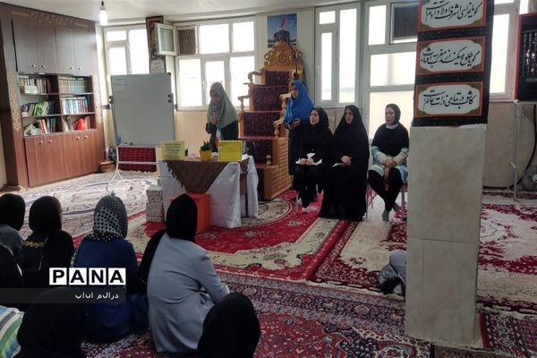 برگزاری انتخابات انجمن اولیا و مربیان دبیرستان عطیه یک ملارد