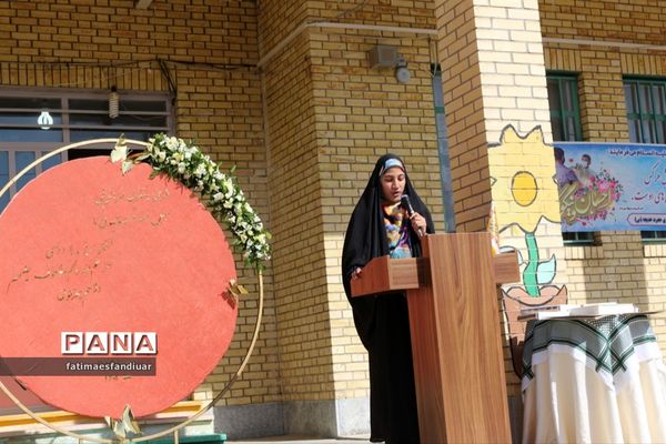 برگزاری جشن عاطفه‌ها در دبیرستان حضرت خدیجه ( س) فیروزکوه