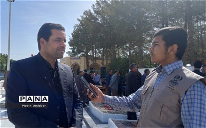 باید محیطی امن برای نسل نوجوان در فضای مجازی رقم زد