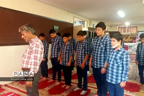برگزاری نماز جماعت در مدارس رودهن