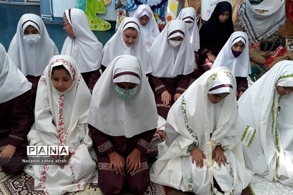 برگزاری نماز جماعت در مدارس رودهن