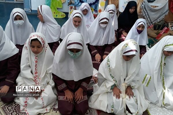 برگزاری نماز جماعت در مدارس رودهن