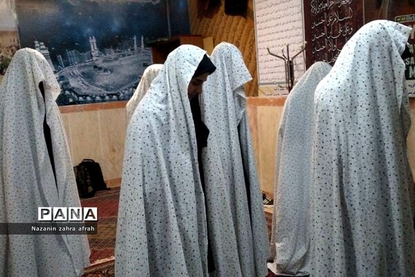 برگزاری نماز جماعت در مدارس رودهن