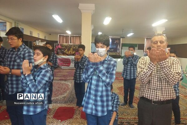 برگزاری نماز جماعت در مدارس رودهن