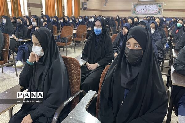 برپایی کرسی آزاد اندیشی در دبیرستان دخترانه شاهد رضوان ناحیه یک اهواز