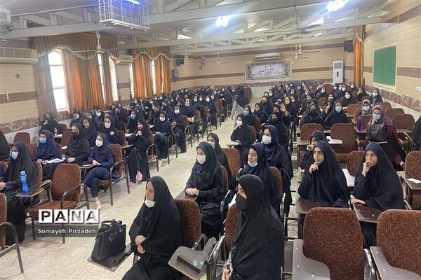 برپایی کرسی آزاد اندیشی در دبیرستان دخترانه شاهد رضوان ناحیه یک اهواز