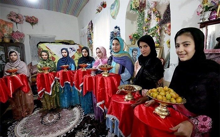 جشنواره آلو، گردو و ترشی در همدان