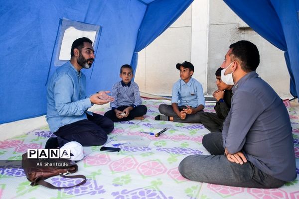 کارگاه‌های مهارت‌آموزی ویژه دانش‌آموزان در حاشیه نماز جمعه تهران