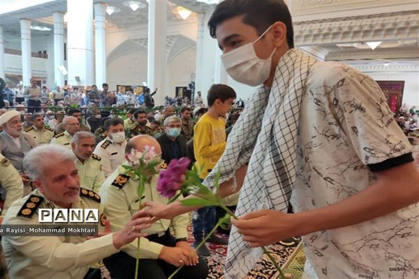 حضور پر شور دانش‌آموزان آموزش و پرورش ناحیه 2 شیراز در مراسم نماز جمعه