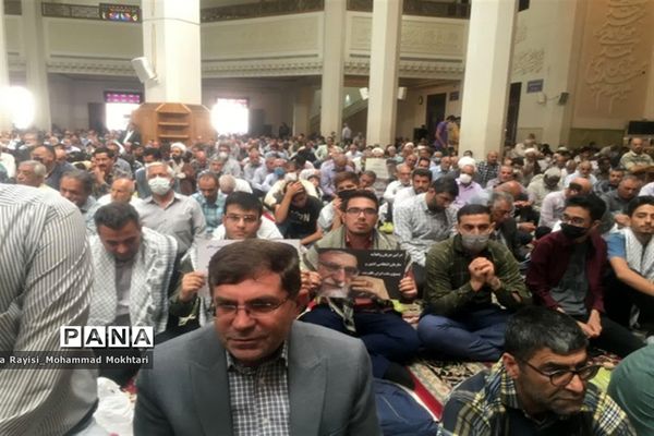 حضور پر شور دانش‌آموزان آموزش و پرورش ناحیه 2 شیراز در مراسم نماز جمعه