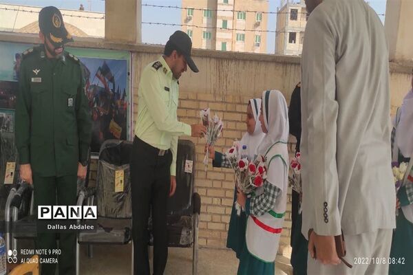 قدردانی از نیروهای انتظامی توسط تشکیلات سازمان دانش‌آموزی شهرستان شادگان