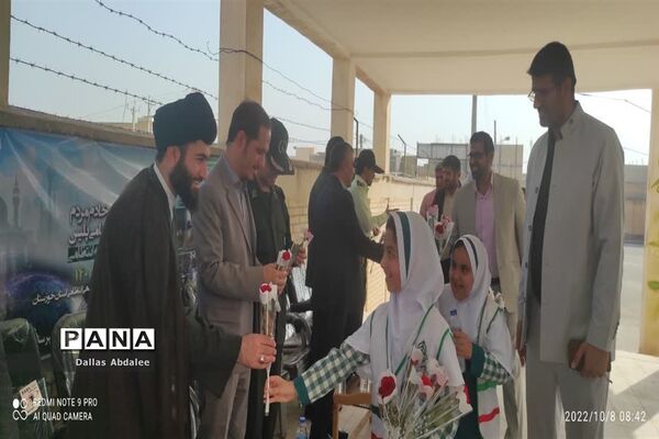 قدردانی از نیروهای انتظامی توسط تشکیلات سازمان دانش‌آموزی شهرستان شادگان