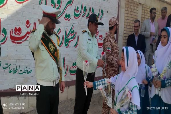 قدردانی از نیروهای انتظامی توسط تشکیلات سازمان دانش‌آموزی شهرستان شادگان