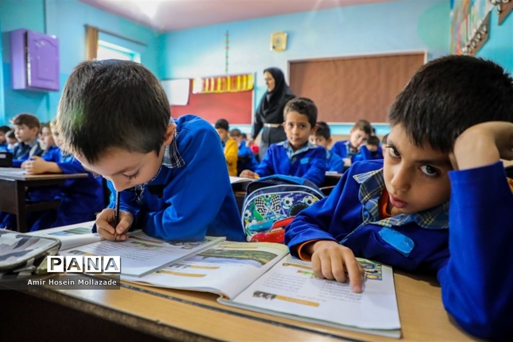 یک روز با دانش‌آموزان مدرسه شهید‌فهمیده