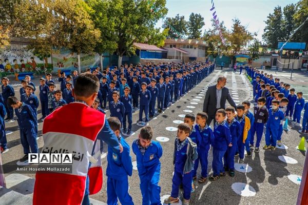 یک روز با دانش‌آموزان مدرسه شهید‌فهمیده